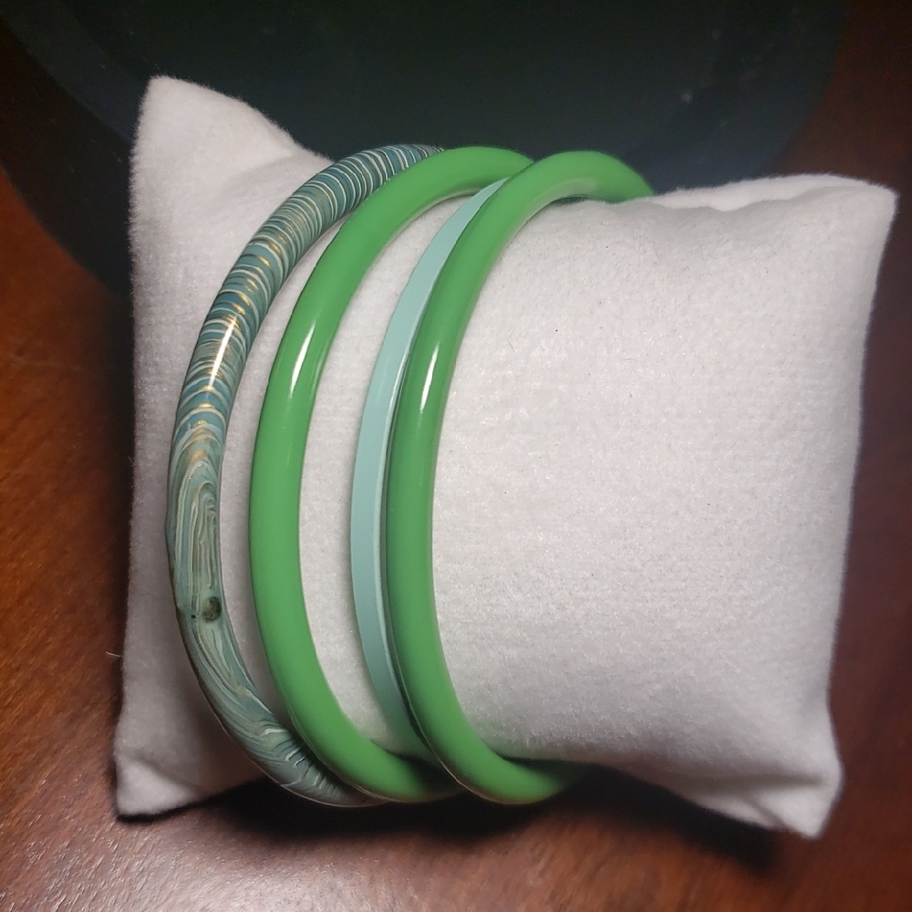 Green and Patterned Bangle Bracelet Set